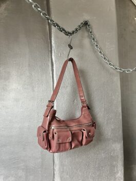 Vintage leather utility handbag with buckle strap pink