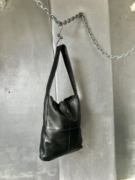 Vintage real leather shoulderbag washed black
