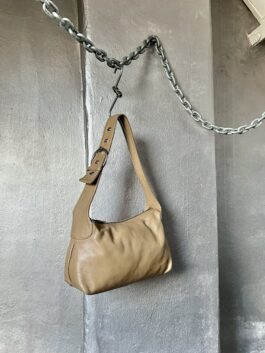 Vintage real leather shoulderbag with buckle strap beige