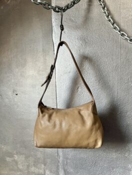 Vintage real leather shoulderbag with buckle strap beige