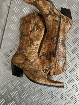 Vintage genuine leather heeled snakeskin boots brown