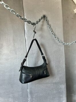 Vintage real leather shoulderbag with buckle strap black
