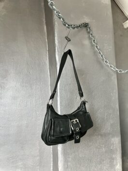 Vintage real leather shoulderbag with buckle chain black