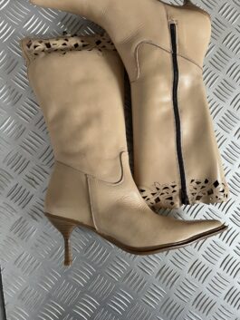 Vintage genuine leather heeled boots beige