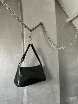 Vintage real leather shoulderbag with gold hardware black