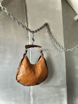 Vintage leather handbag with wooden handle brown