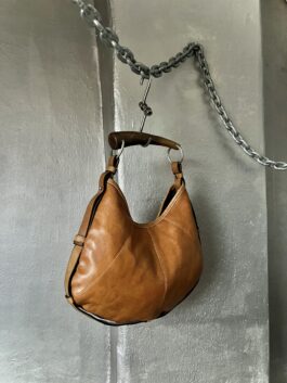 Vintage leather handbag with wooden handle brown