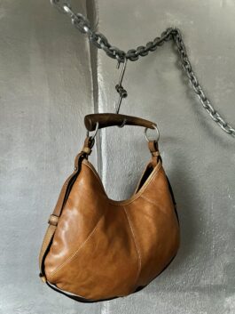 Vintage leather handbag with wooden handle brown