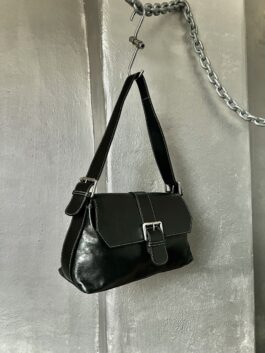 Vintage real leather shoulderbag with buckle straps black