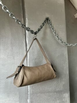 Vintage real leather shoulderbag with buckle straps beige