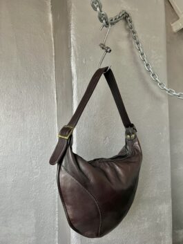 Vintage real leather shoulderbag with buckle straps burgundy