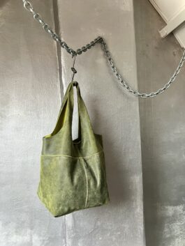 Vintage real leather slouchy shoulderbag washed green