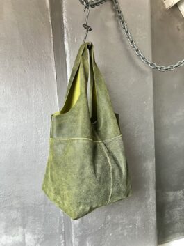 Vintage real leather slouchy shoulderbag washed green