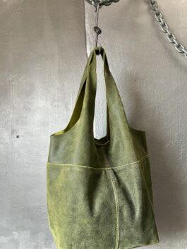 Vintage real leather slouchy shoulderbag washed green