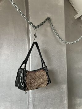 Vintage real leather shoulderbag with teddy and chains details black