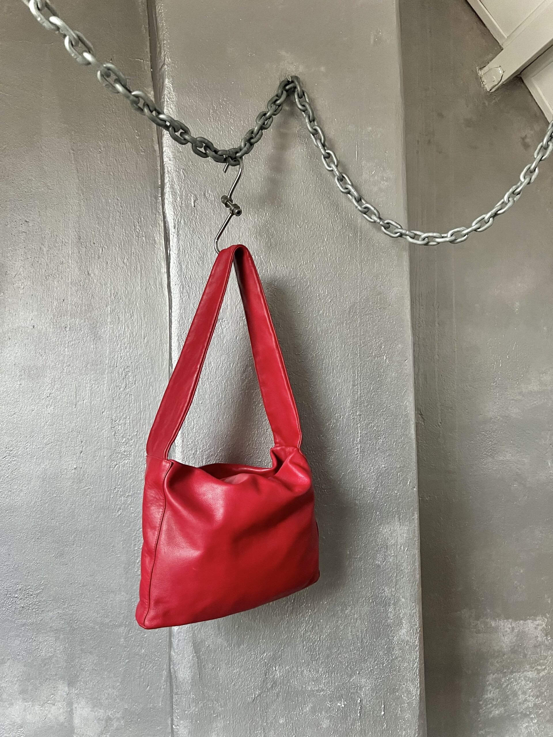 Vintage real leather shoulderbag red