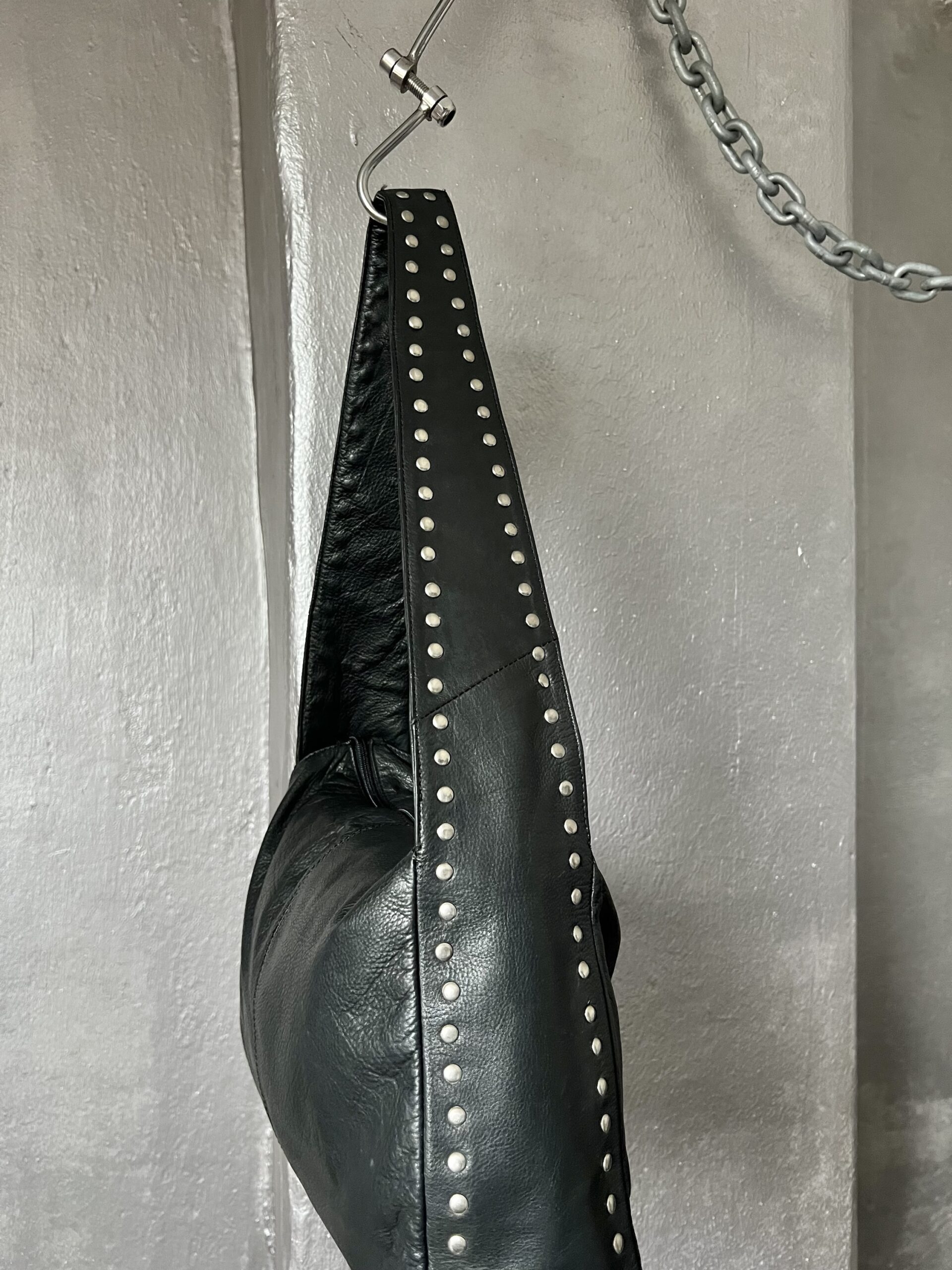 Vintage real leather shoulderbag with silver buttons black - Image 13