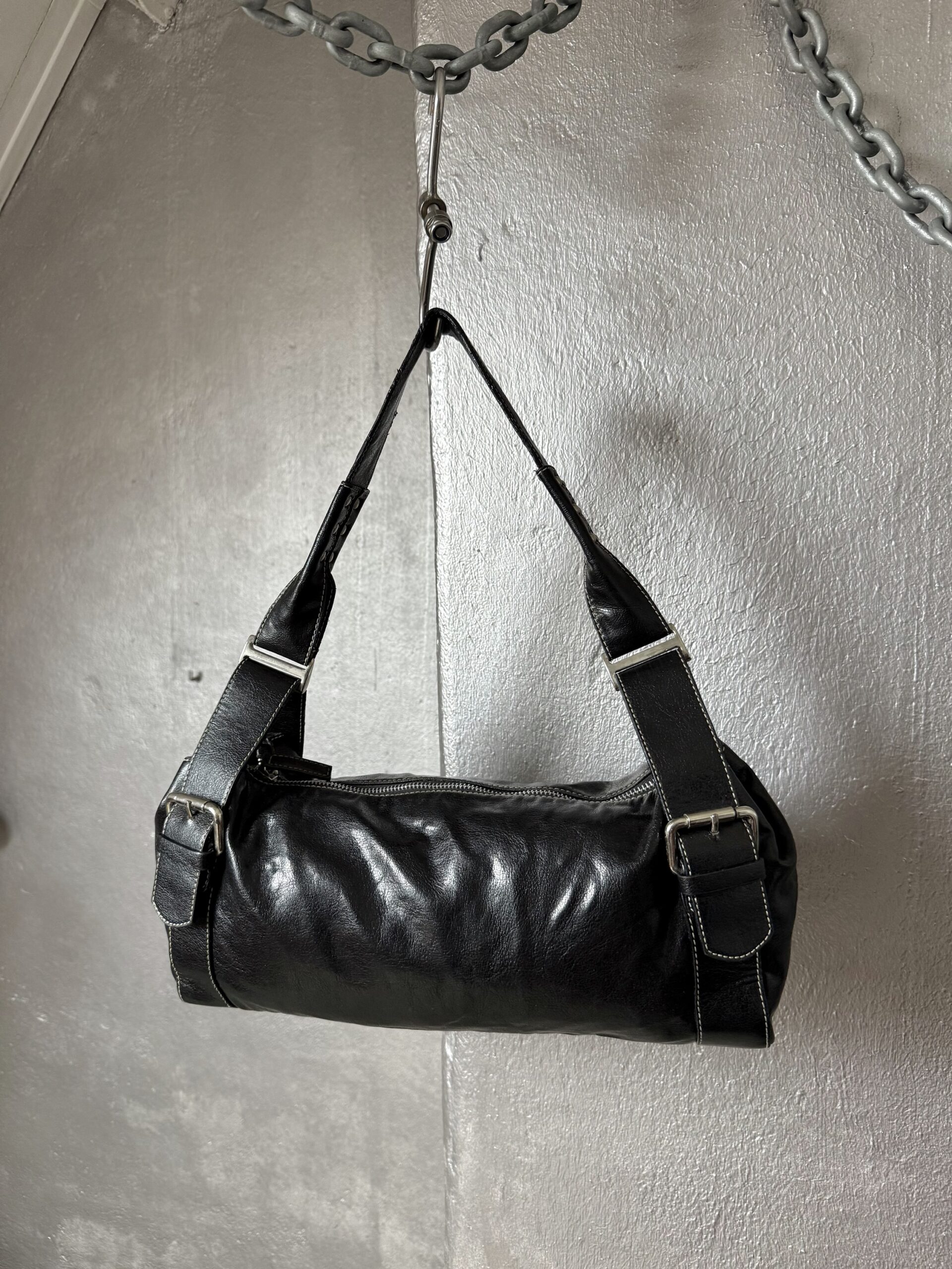 Vintage real leather shoulderbag with buckle straps black - Image 6