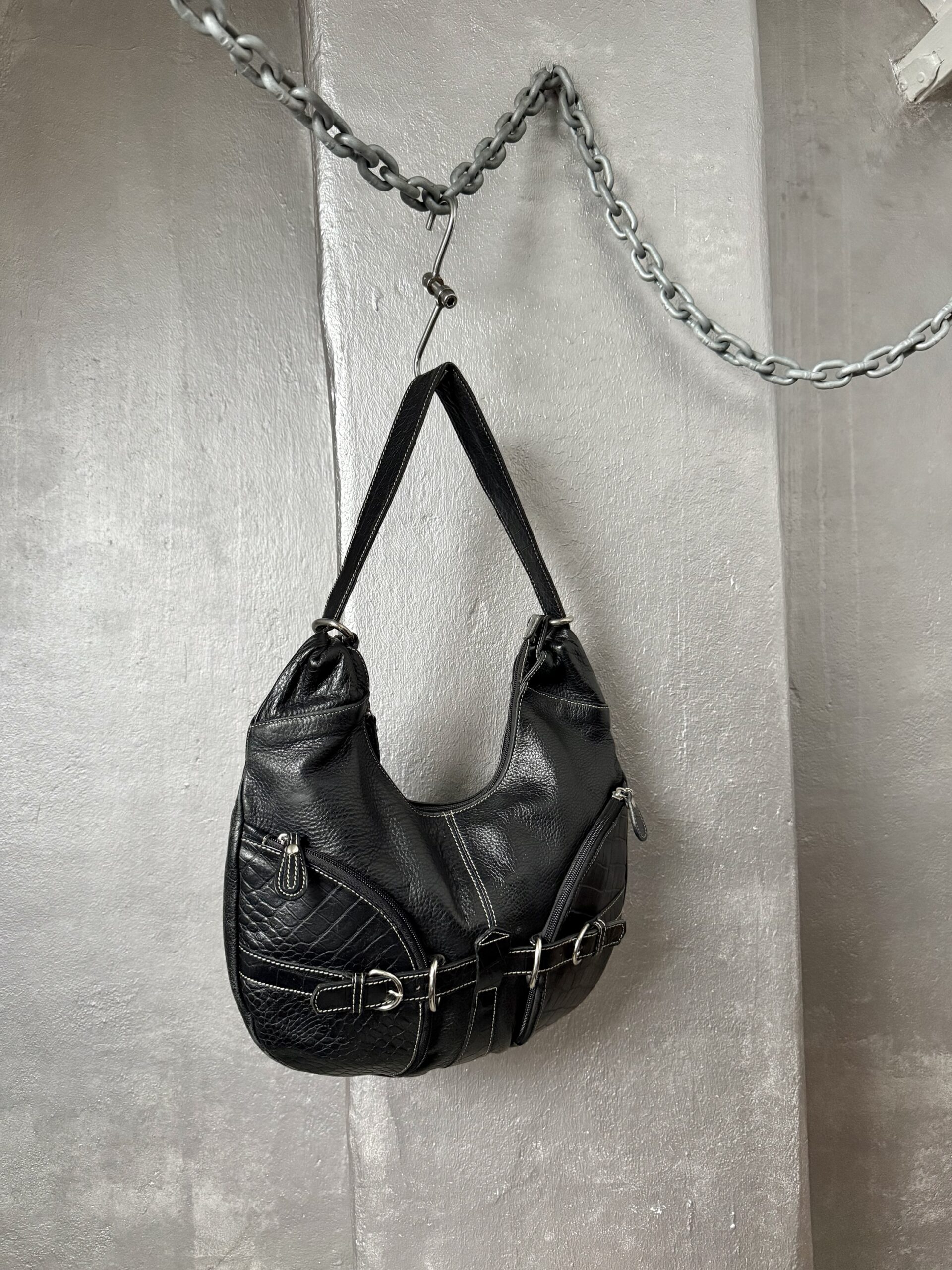 Vintage real leather shoulderbag with silver hardware black - Image 2