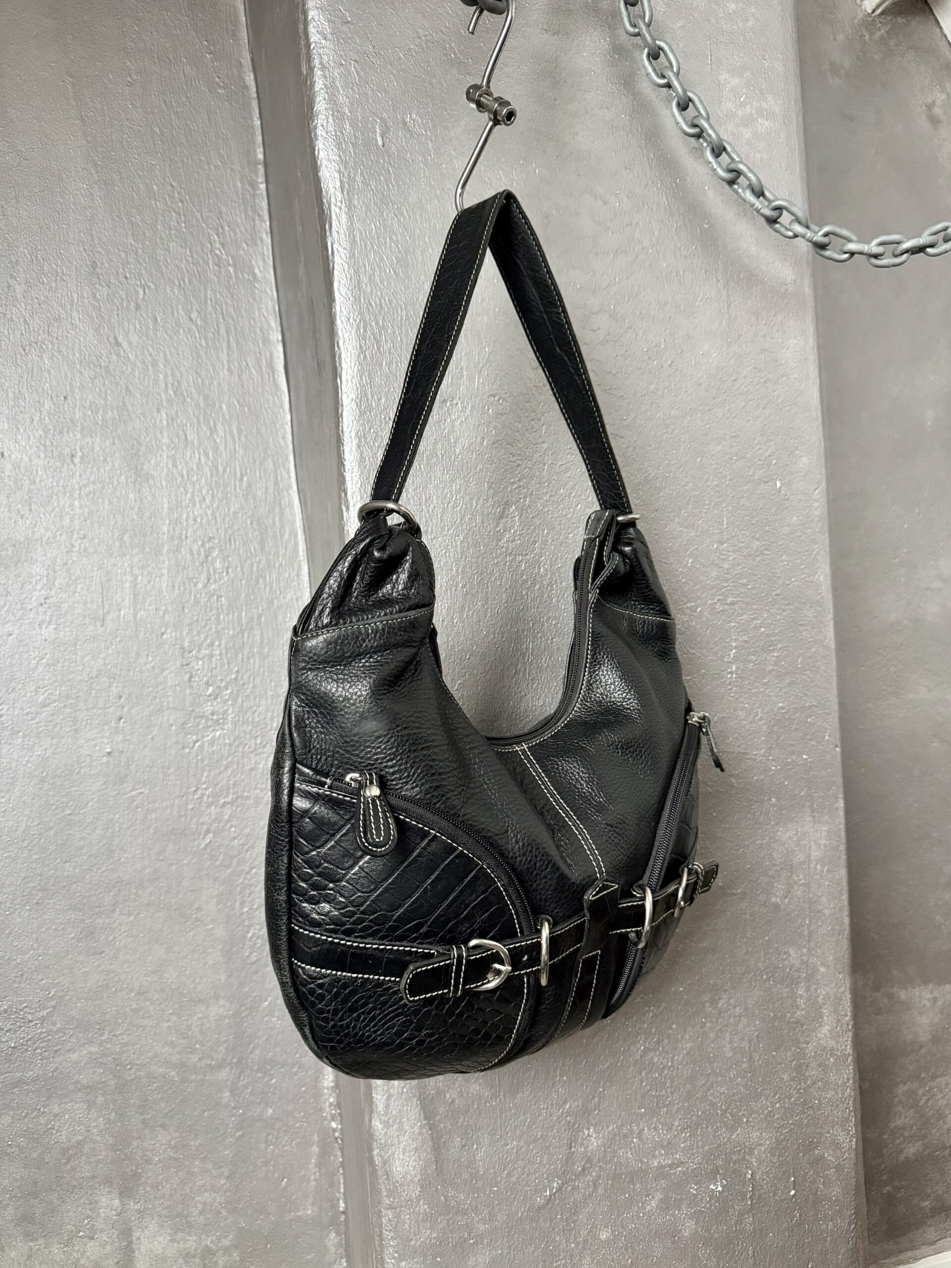 Vintage real leather shoulderbag with silver hardware black - Image 3