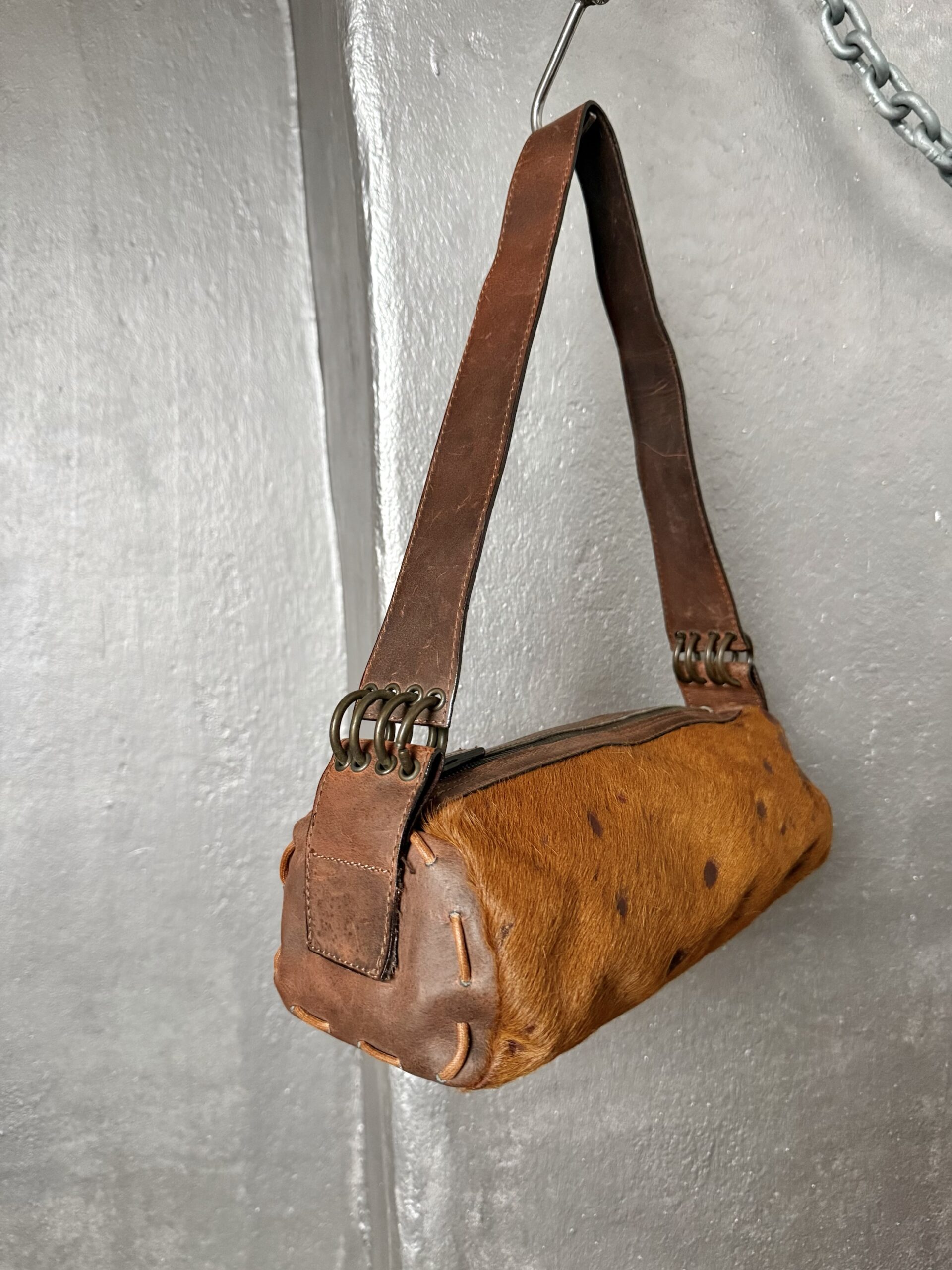 Vintage real leather shoulderbag with cowhide brown - Image 10