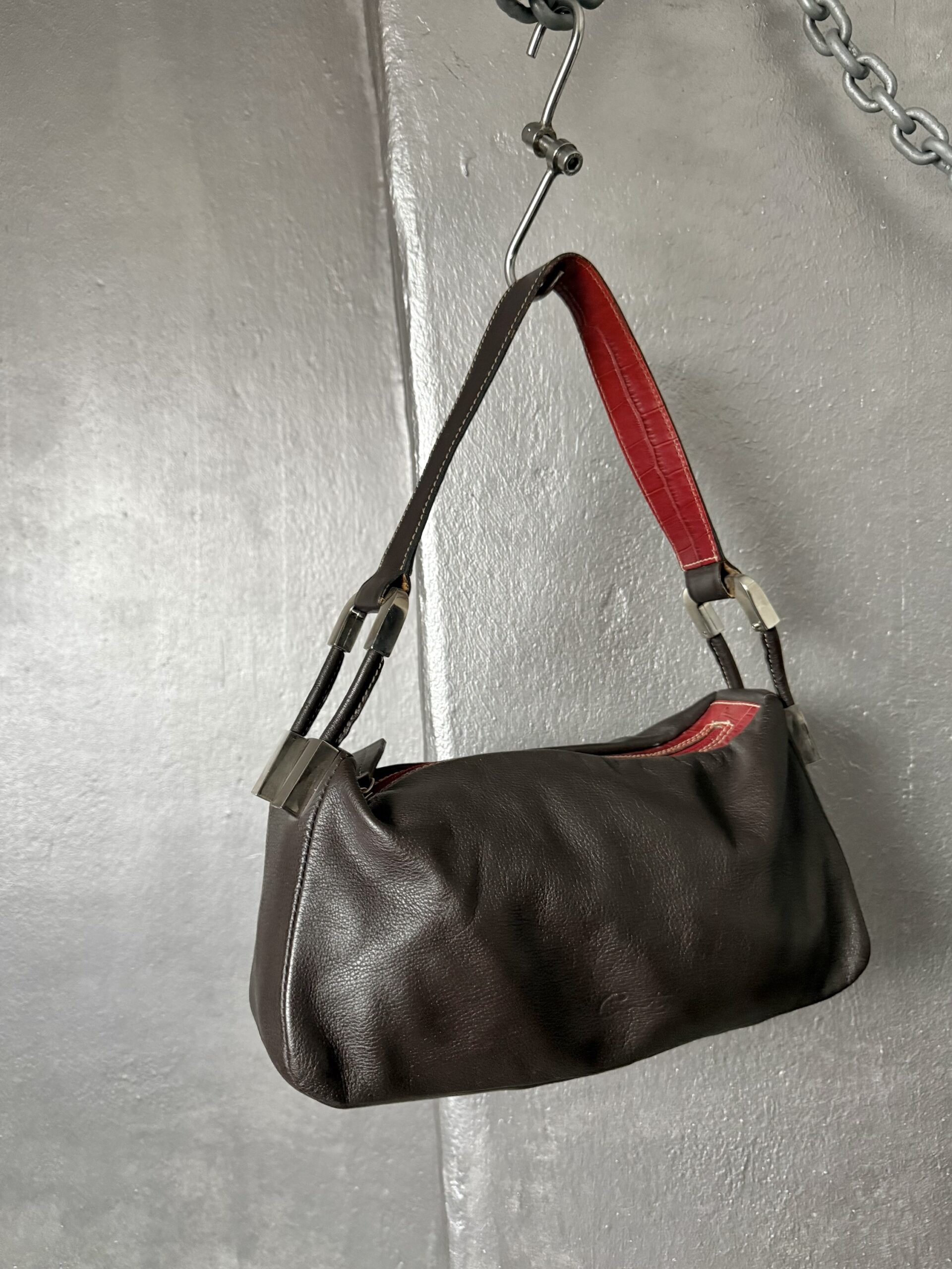 Vintage real leather shoulderbag with silver hardware brown - Image 6