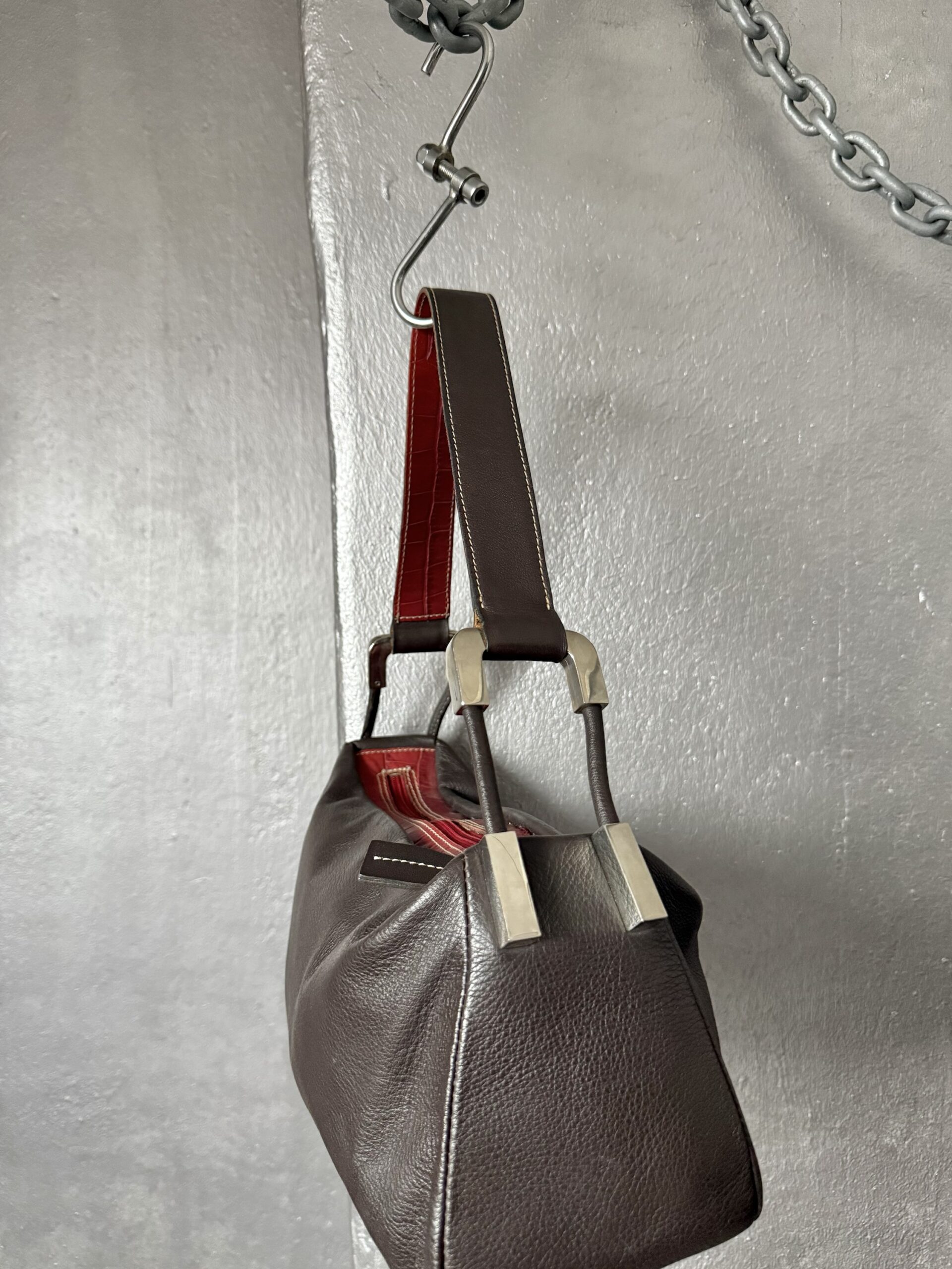 Vintage real leather shoulderbag with silver hardware brown - Image 12